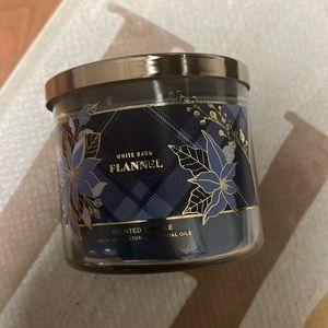 Bath and Body Works 3 wick candle - flannel